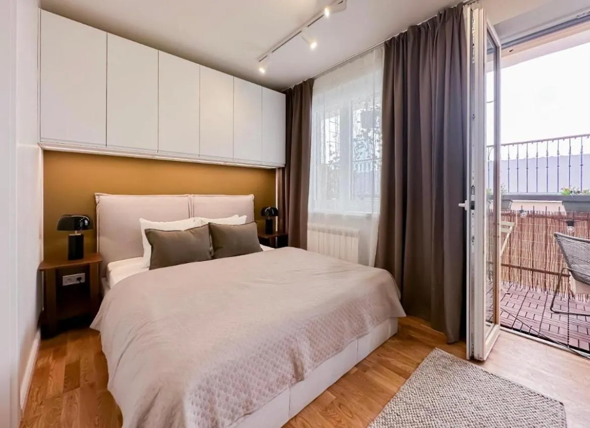 Modern Studio With Terrace Prag